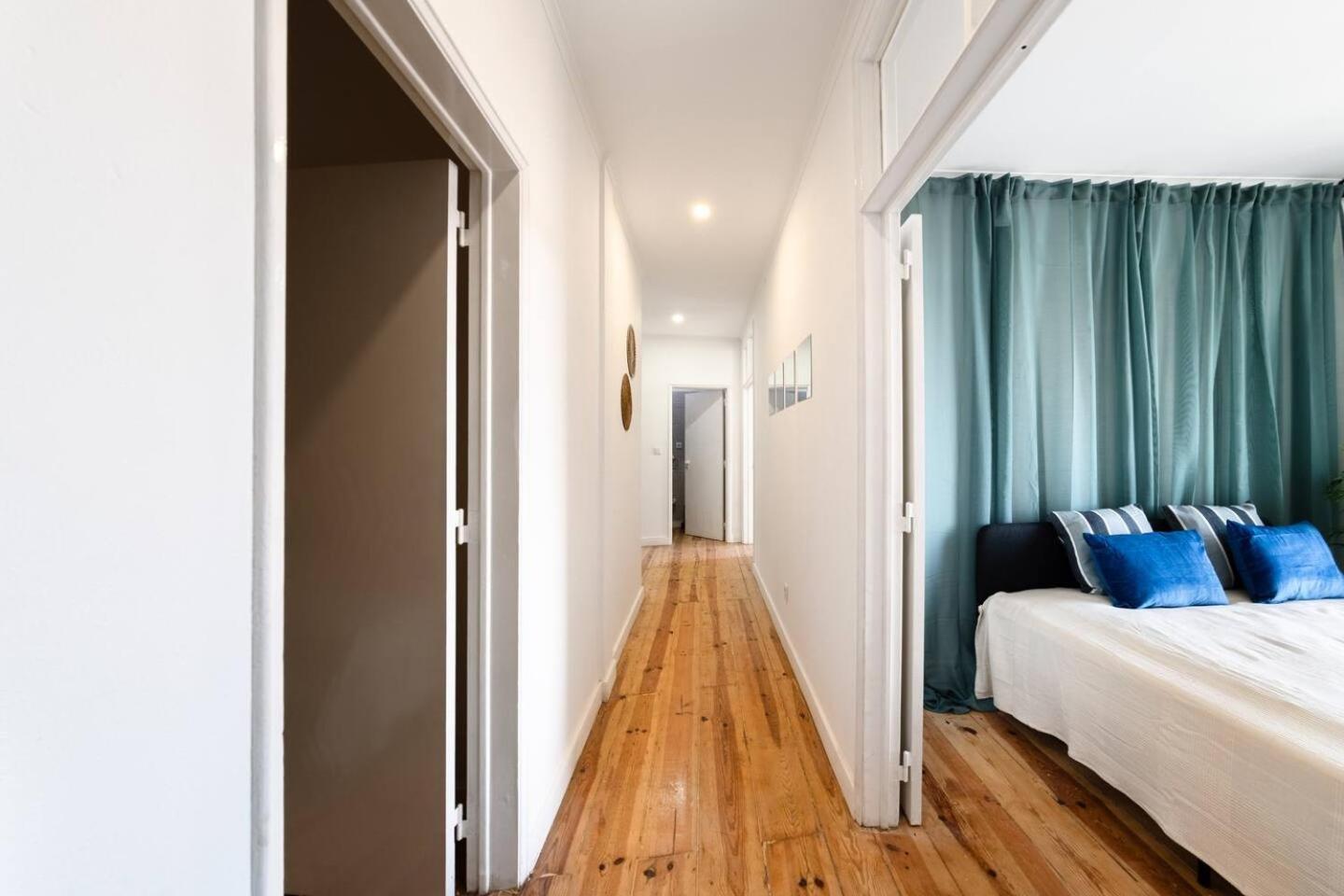 Spacious 5 Bedroom - River Views Lisbon