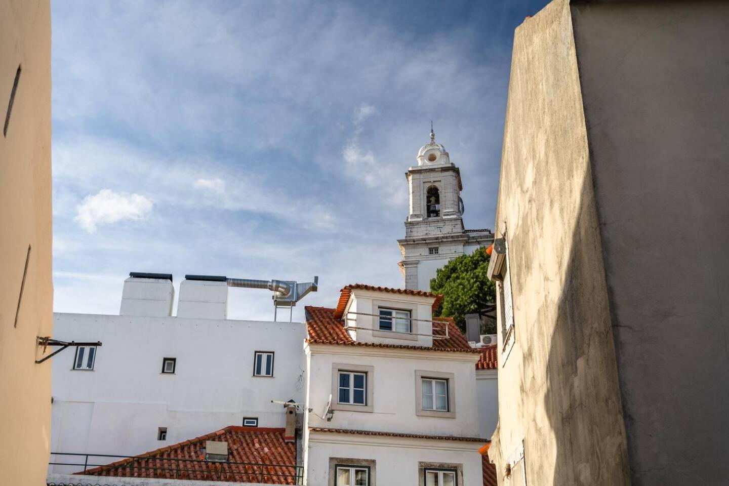Spacious 5 Bedroom - River Views * Lisbon