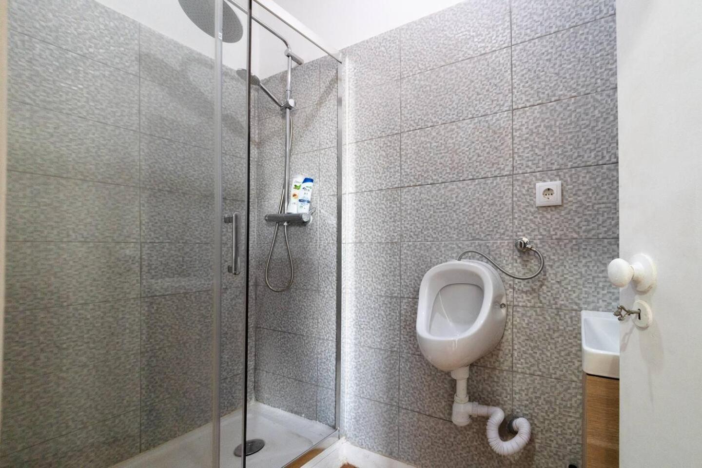 Spacious 5 Bedroom - River Views Apartment Lisbon